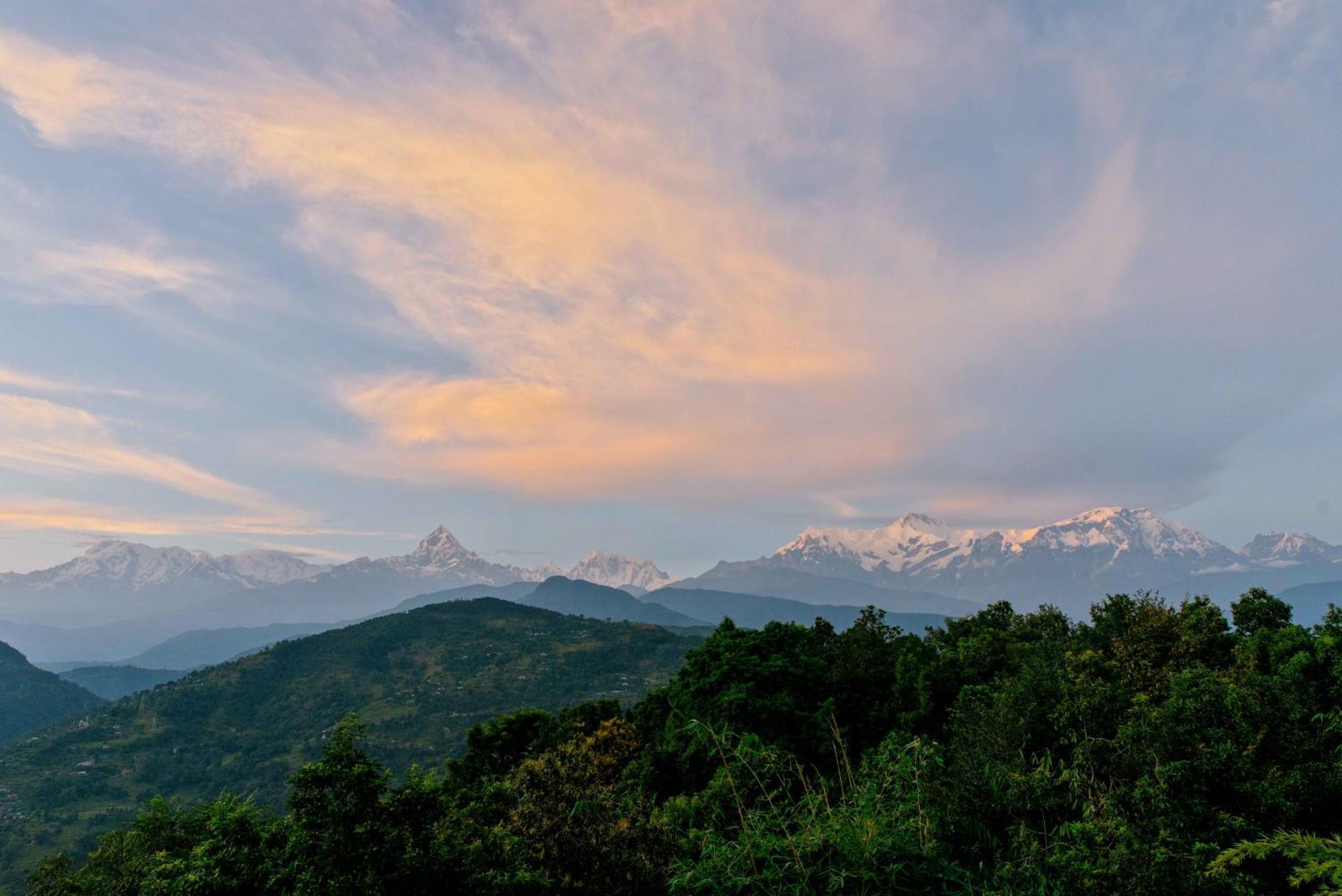 Tiger Mountain Pokhara Lodge Extérieur photo