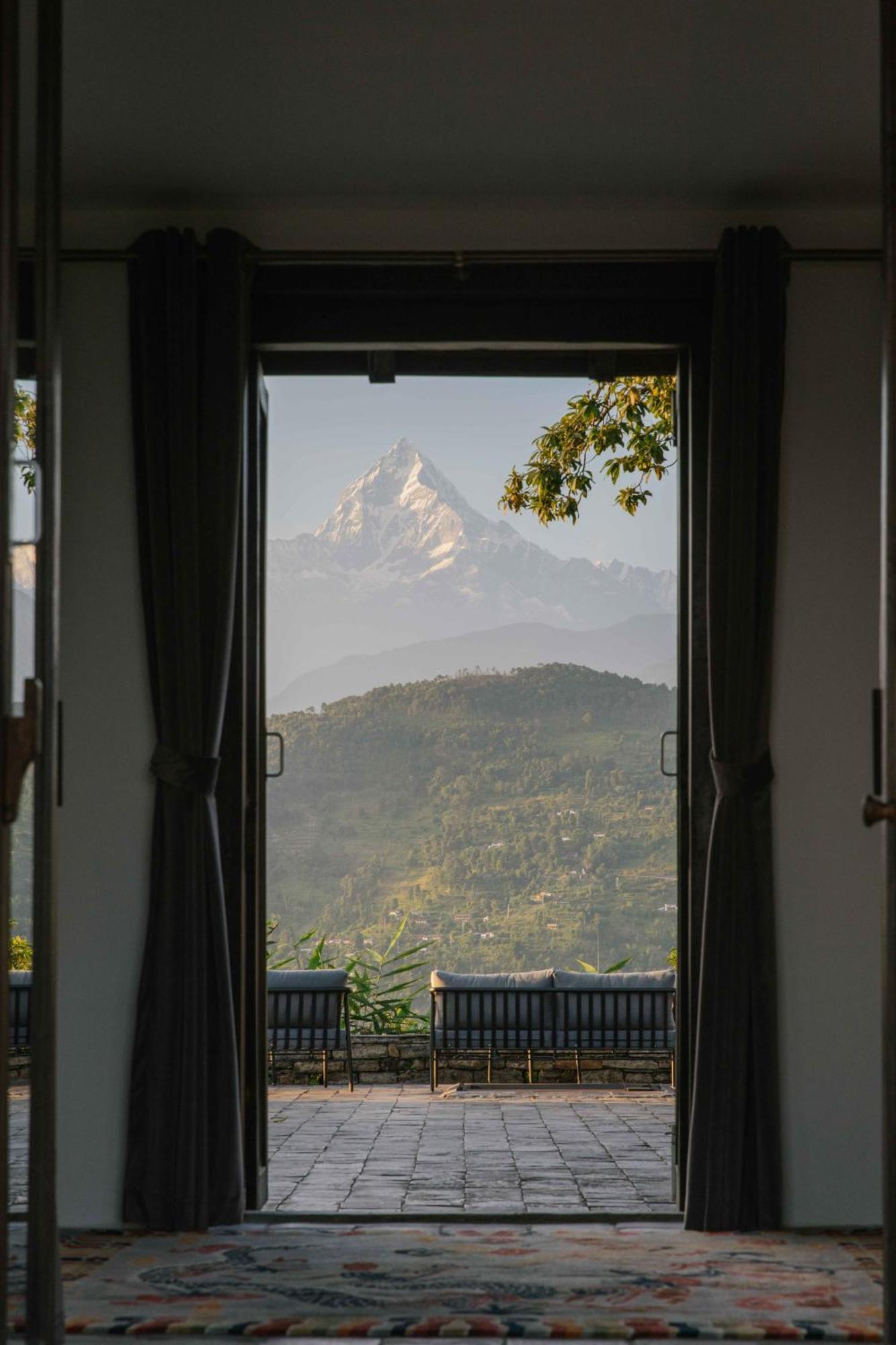 Tiger Mountain Pokhara Lodge Extérieur photo